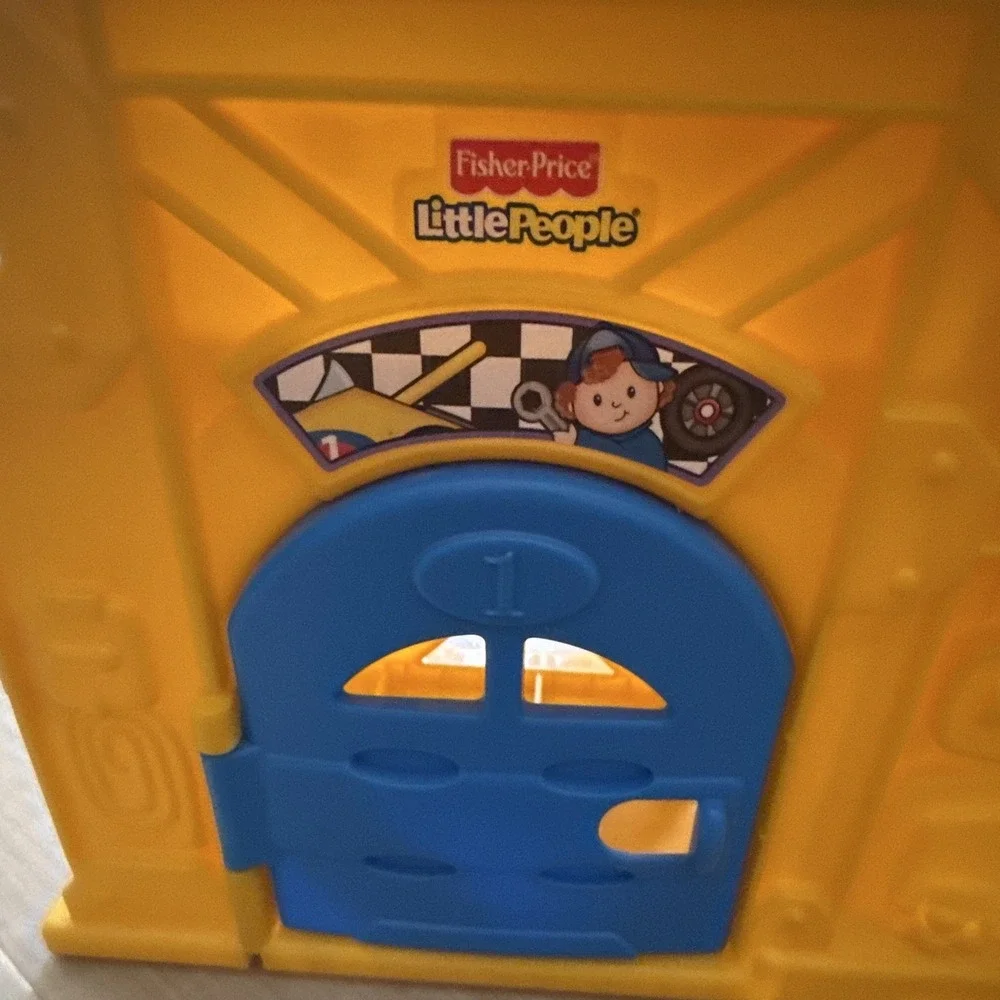 Vintage Fisher-Price Little People Race Track Garage Playset w/ Red Ramp Sounds